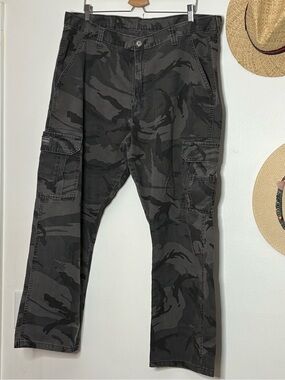 Vintage Wrangler Men's Black Camo Cargo Pants - Durable Utility Style